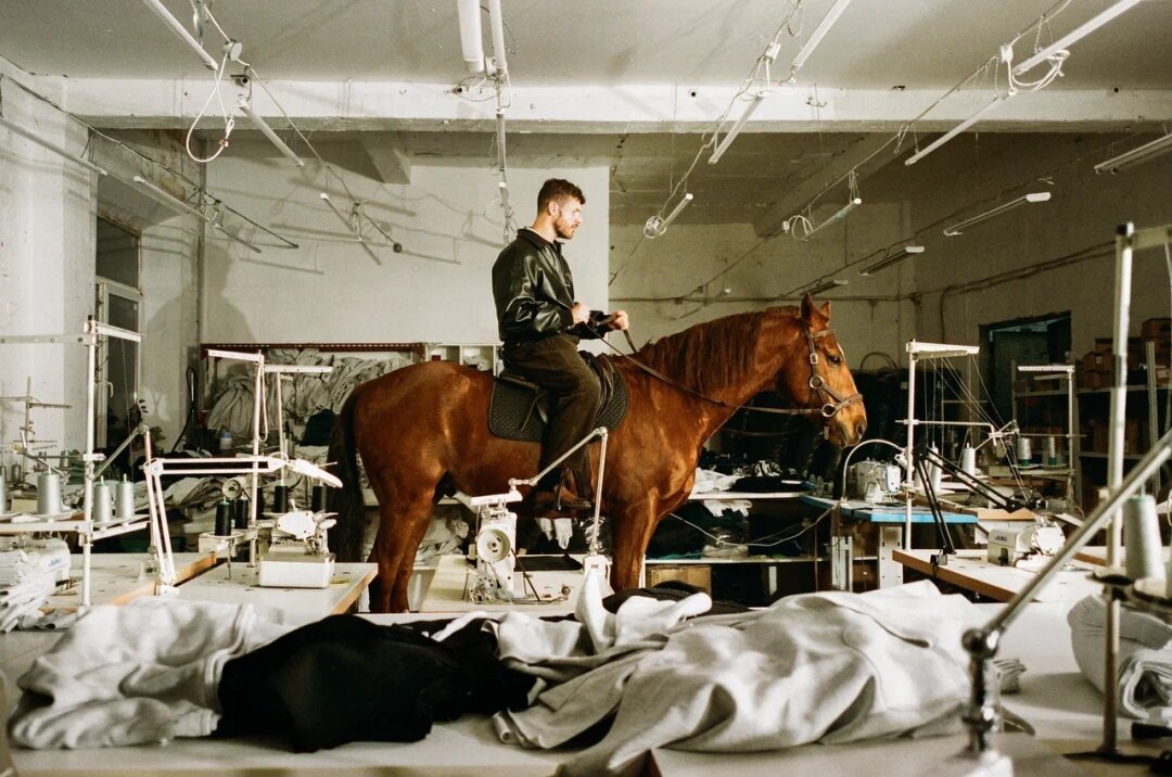 Фаундер мачистского фэшн-бренда «Питерский щит» Константин Рязанцев