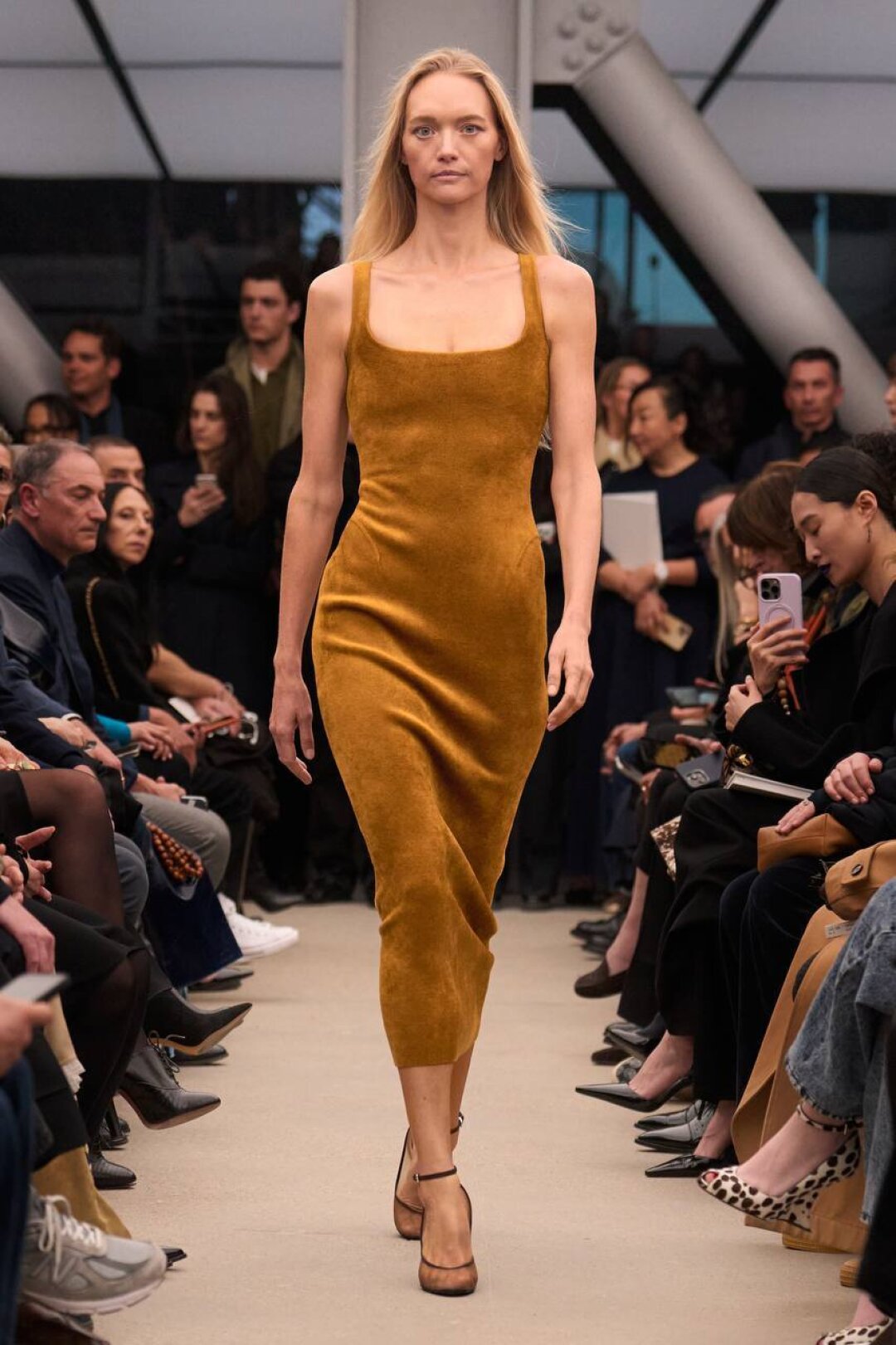 Икона моделинга Джемма Уорд вернулась на подиум специально по случаю прощального показа Питера Мюлье