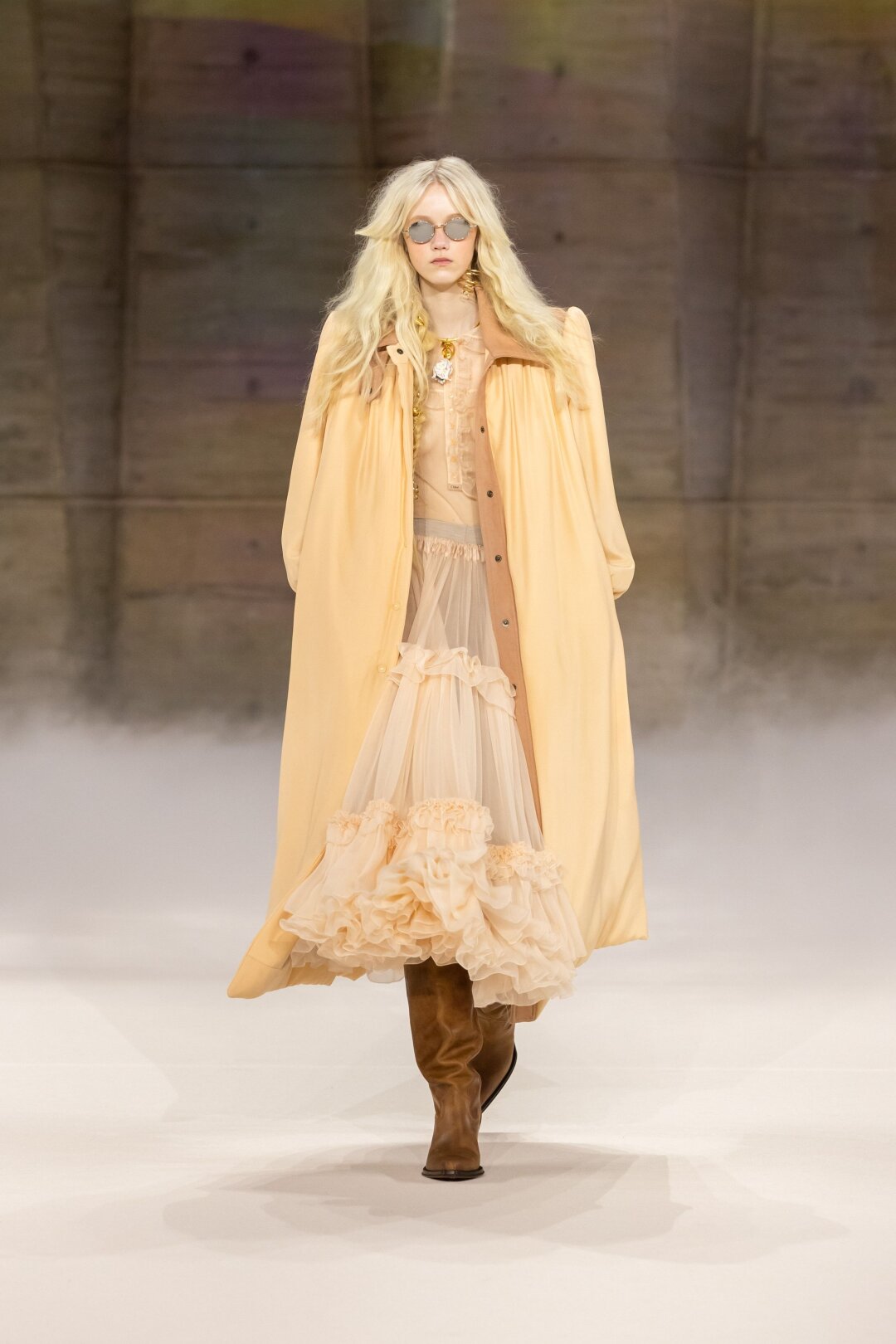 К нам возвращаются очки с круглыми линзами