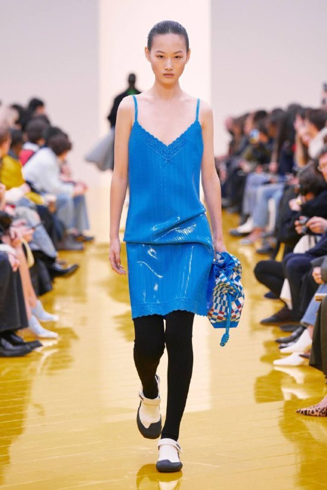 Винил — снова in (заверено недавним показом Tom Ford!)