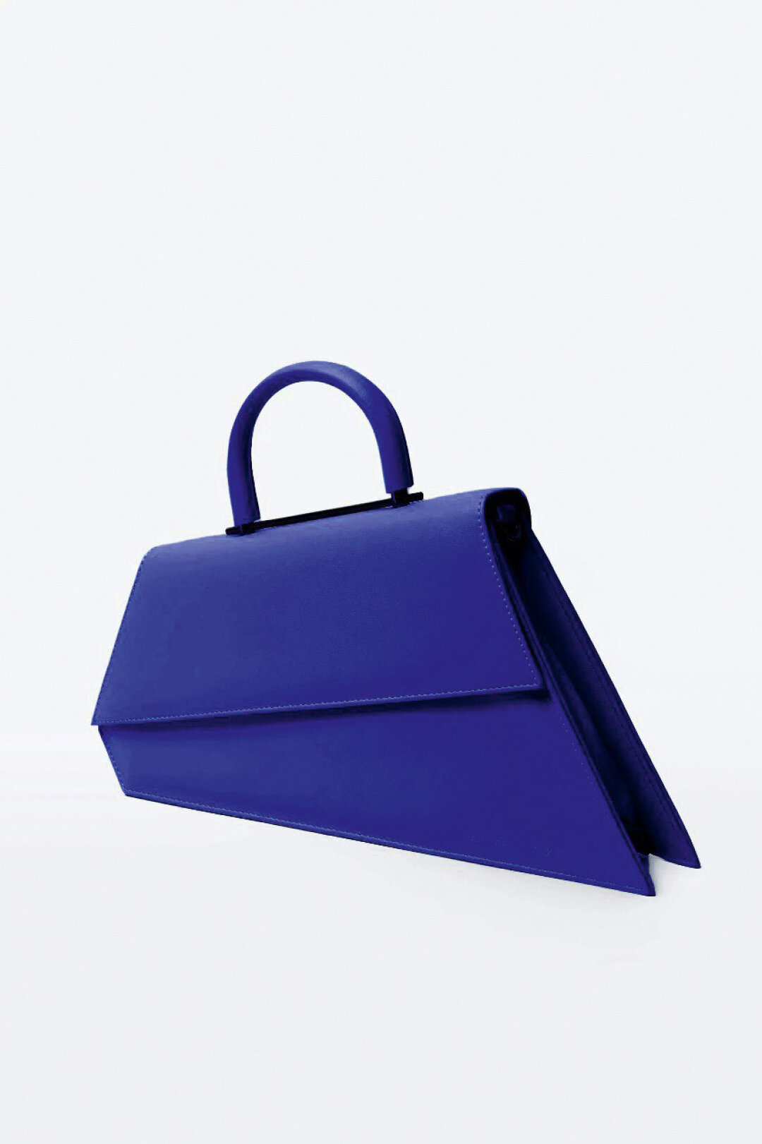 Бестселлер Humanist — кобальтовая сумка-айсберг Ironic