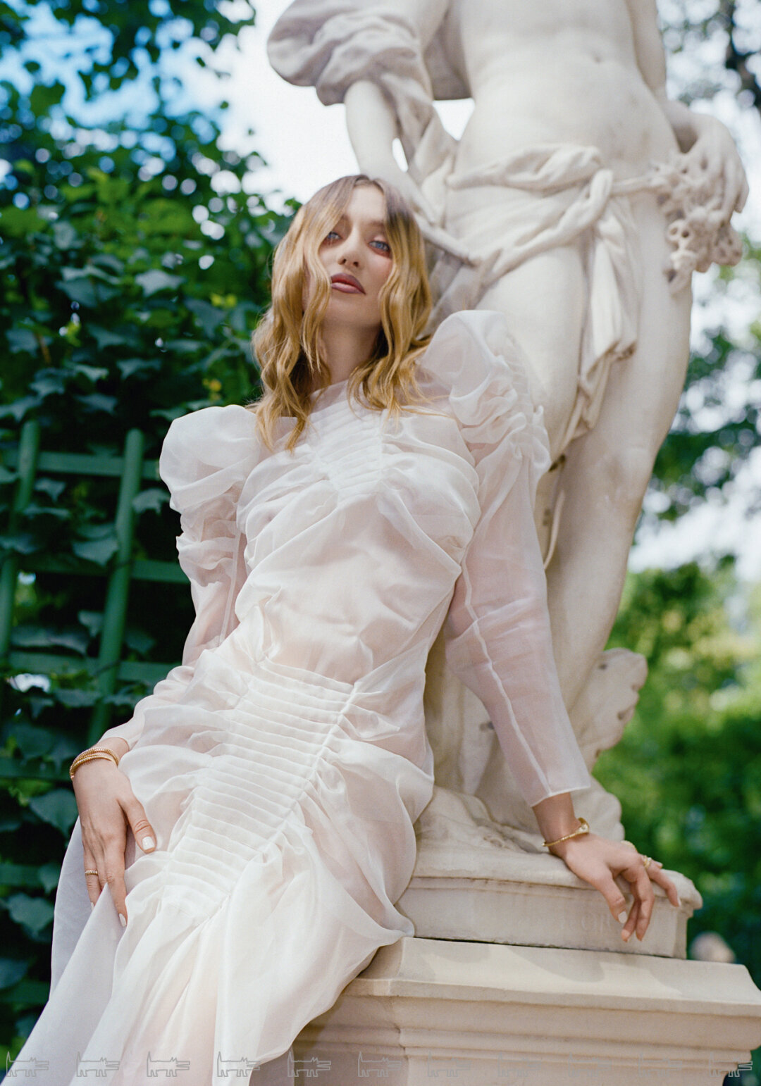 Мария Миногарова в свадебном платье Neegoosh для Собака.ru. Фото: Саша Мадемуазель