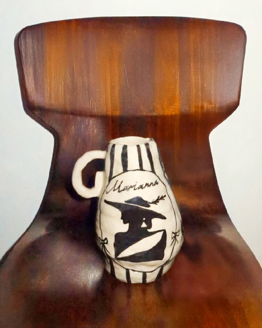 Ваза-Марианна Дарья Сурмило