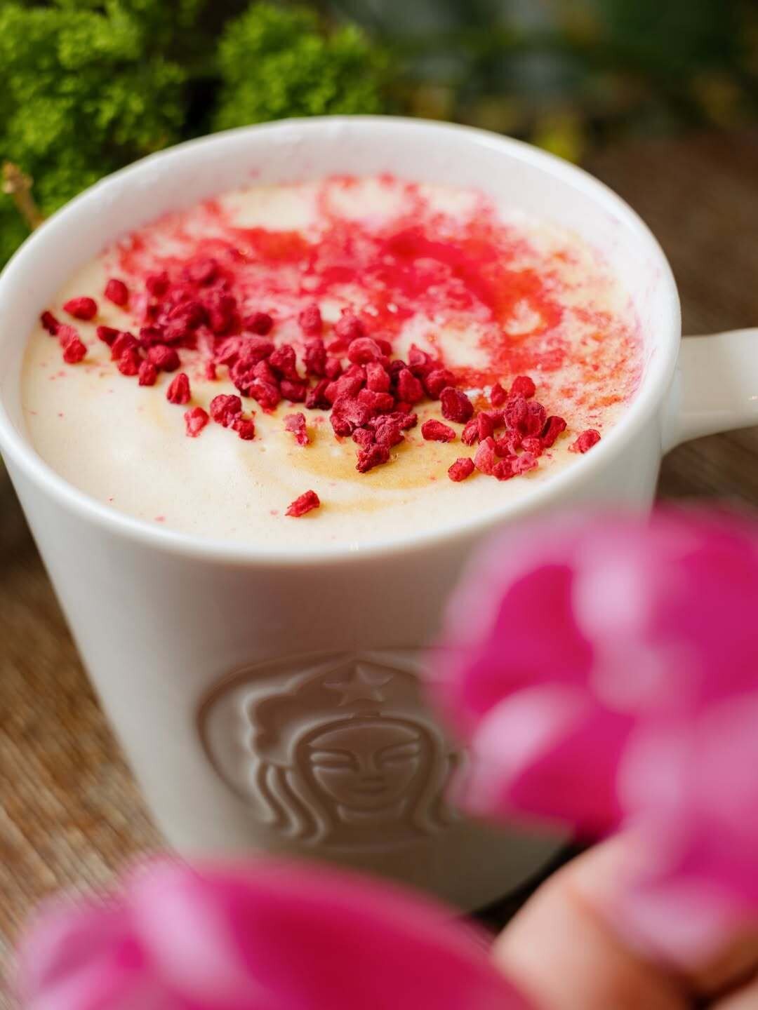 Латте малина-ежевика с мелиссой в StarsCoffe