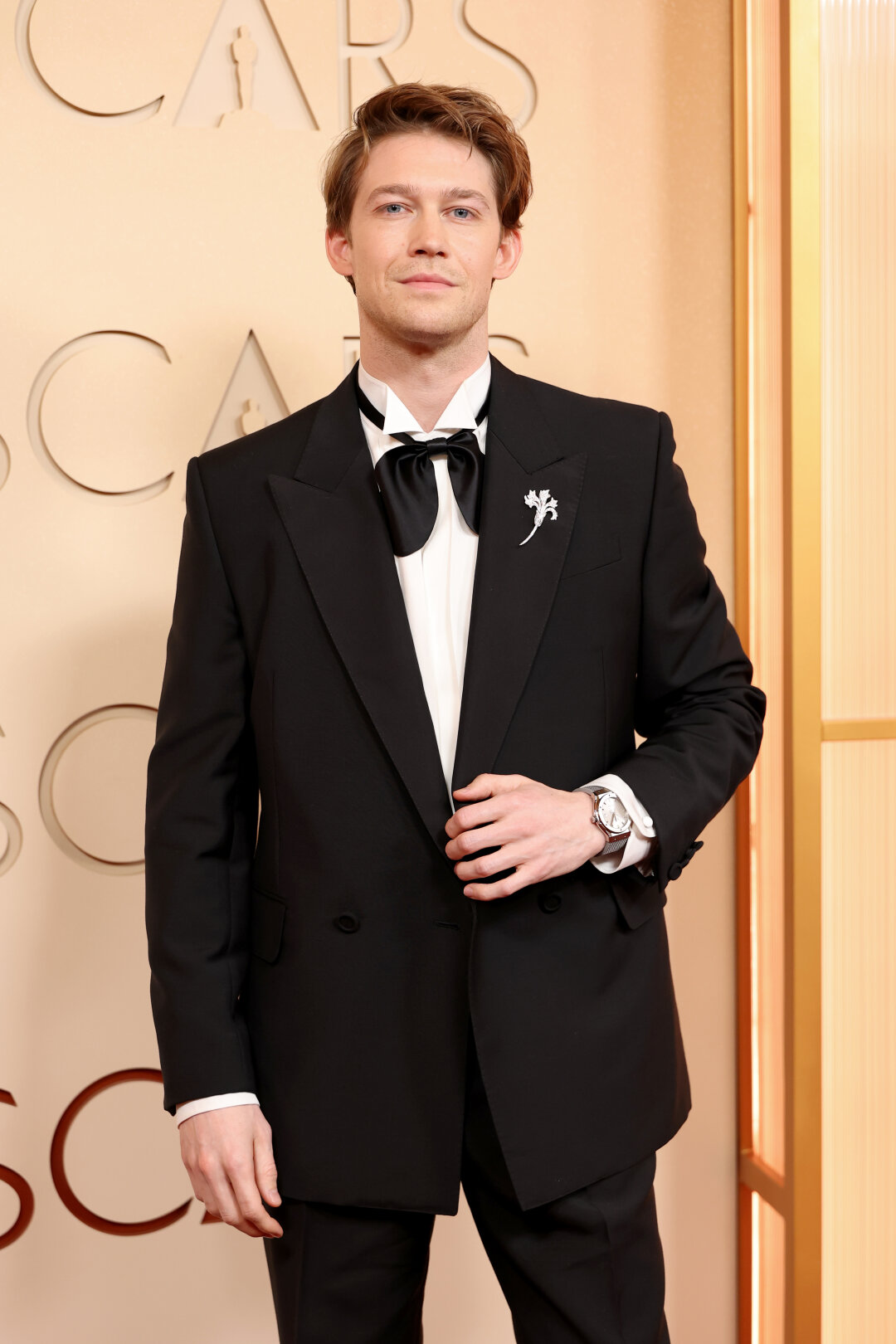 Джо Элвин в Valentino