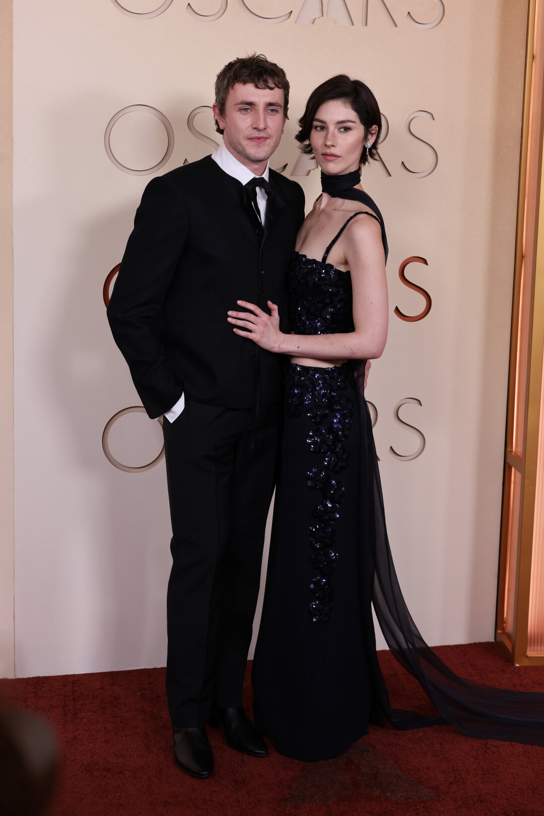 Пол Мескал и Грейси Абрамс