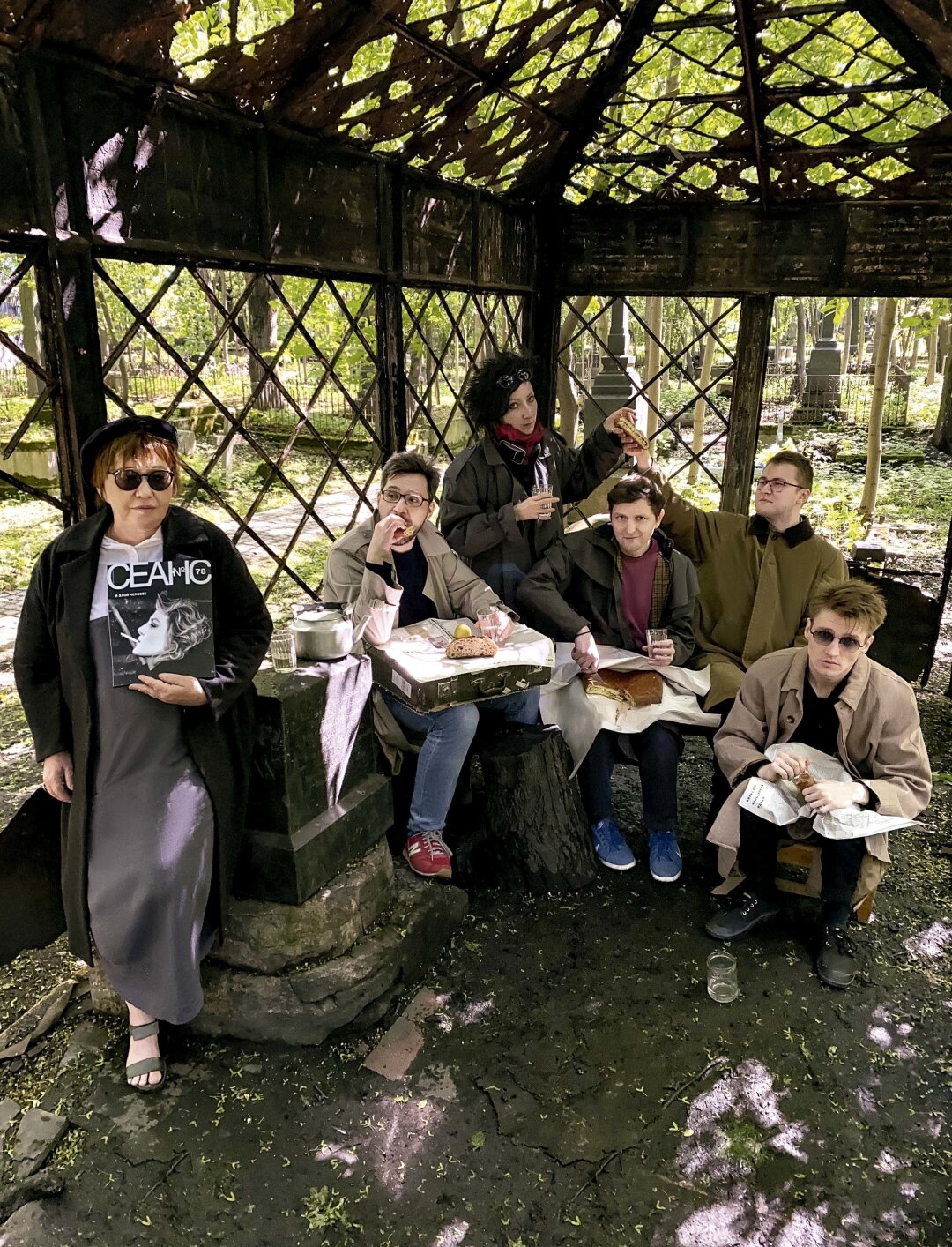 Слева направо: Любовь Аркус, Василий Степанов, Арина Журавлева, Петр Лезников, Павел Пугачев, Дмитрий Новосельцев