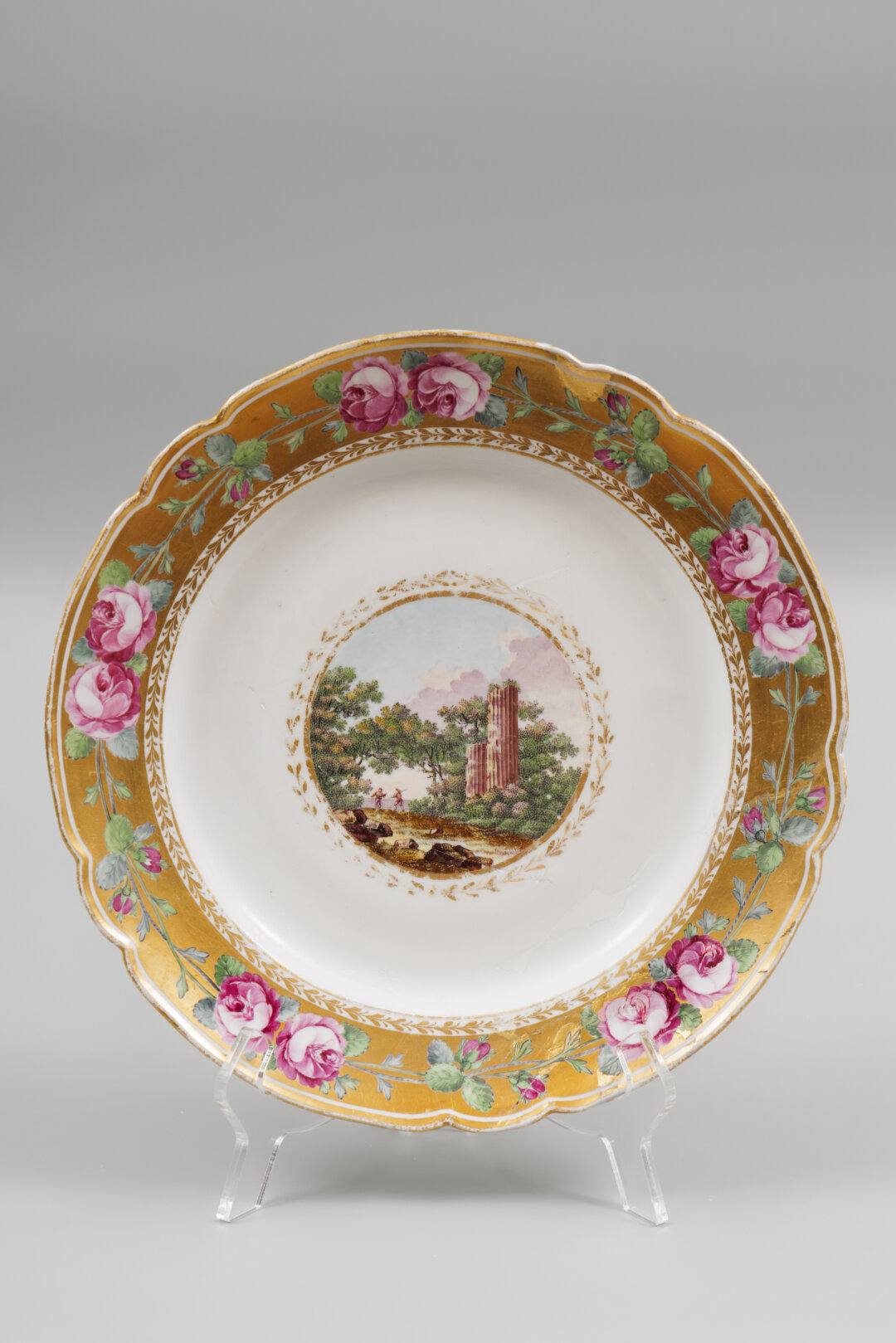 Тарелка мелкая