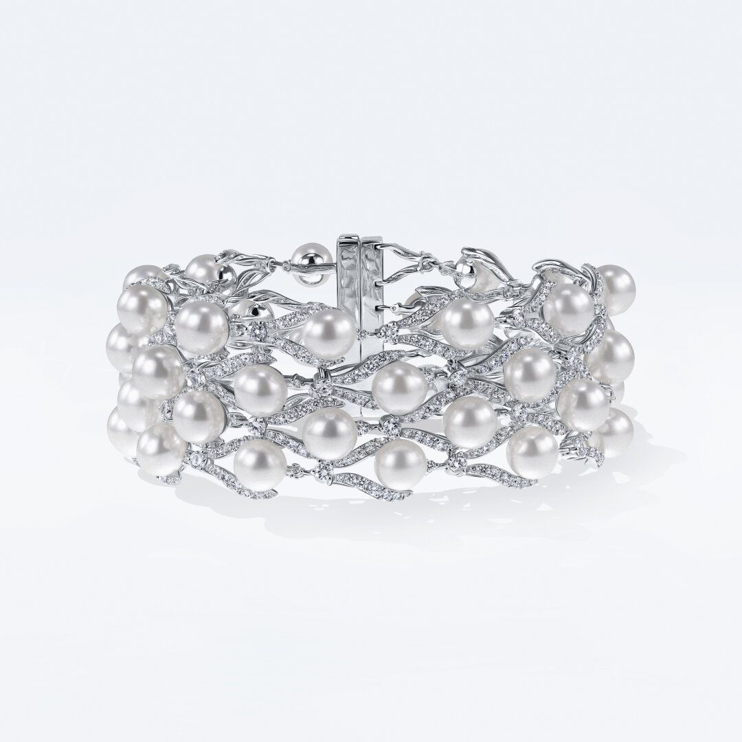 Браслет из коллекции «Коронация» POSIÉ, 5 880 200 руб. Браслет из белого золота венчает композиция в виде лавровых ветвей из круглых бриллиантов
