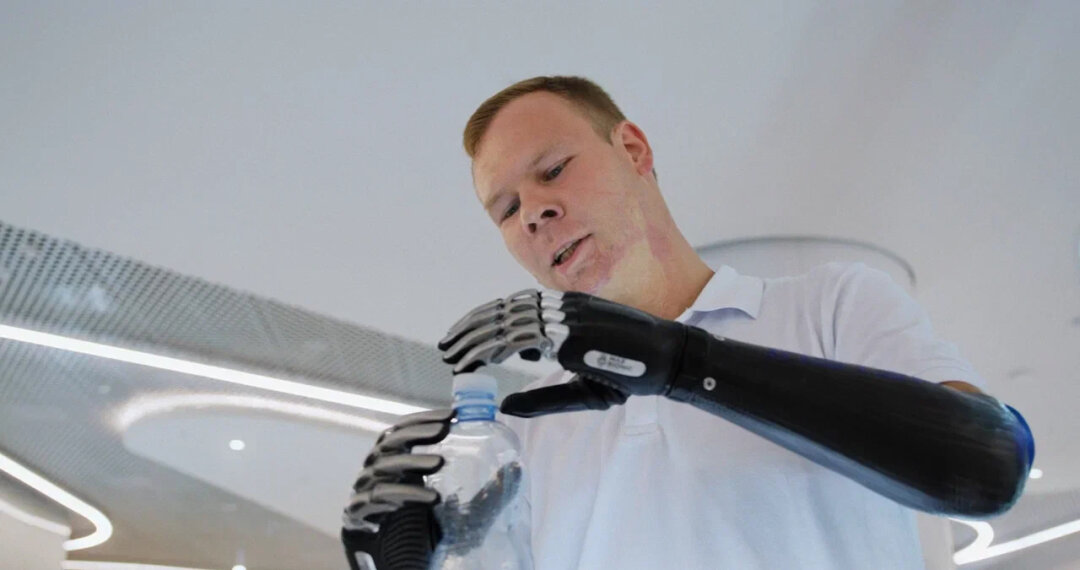 Кадр из фильма «Чувственный контакт»