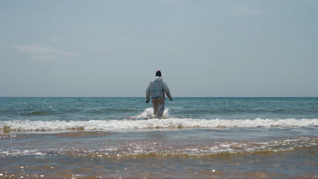 Кадр из фильма «Черное черное море»