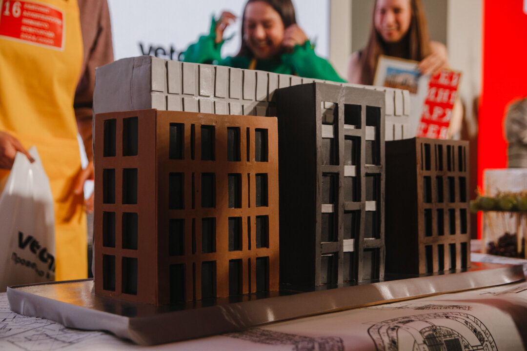 Торт в виде ЖК «Гермес»