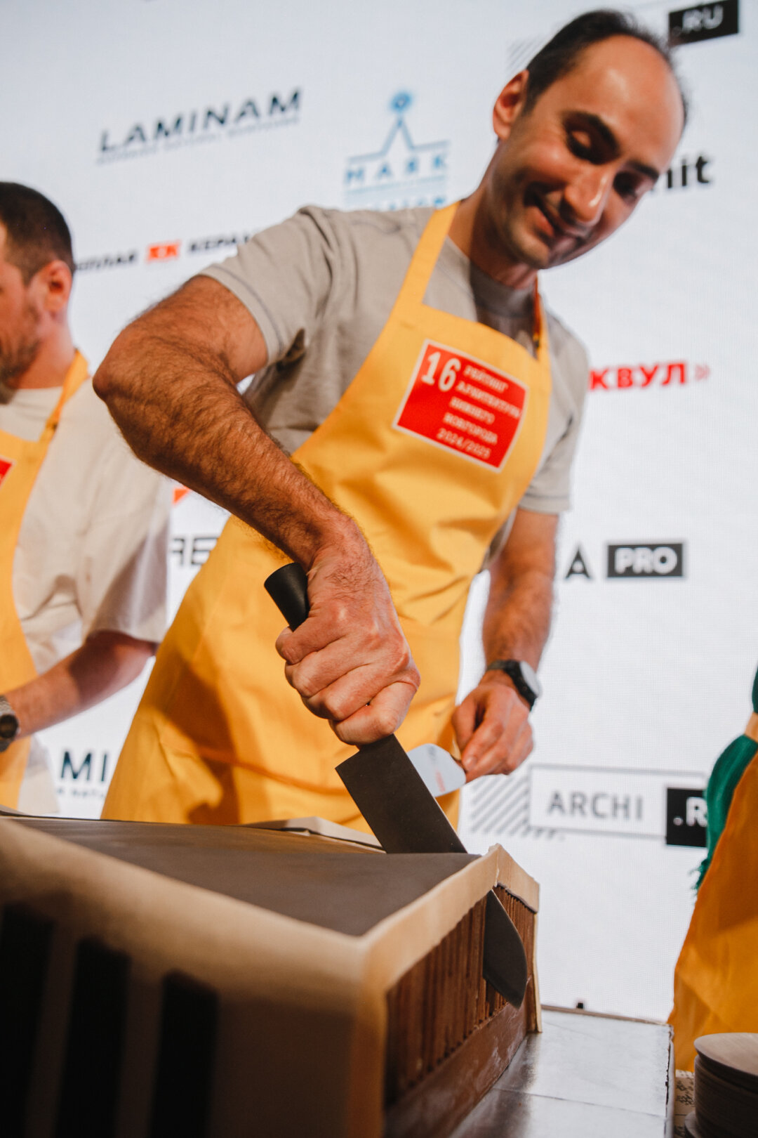 Торт-павильон резал архитектор Илья Тарасов