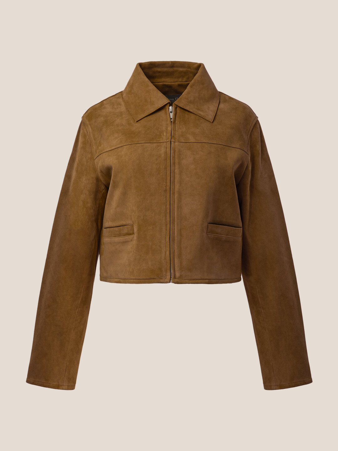 Maison David, Rendez-Vous, 45 490 руб. Это база: аккуратная куртка из натуральной замши в карамельном оттенке Maison David (для комбо с джинсами-клеш