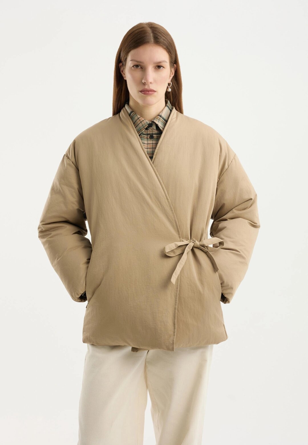 Urbantiger, Lamoda, 14 693 руб. Продолжаем расширять географию гардероба и следом за китайскими ципао примеряем японские куртки-кимоно