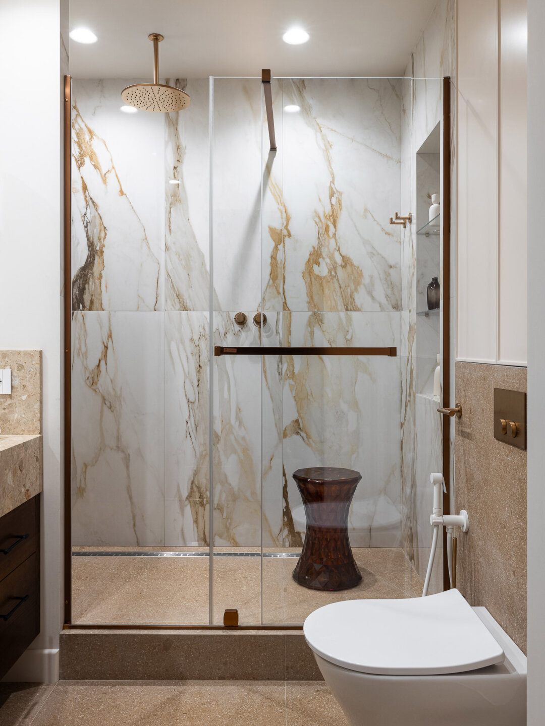 Сантехнику и плитку выбрали в салоне Artishok