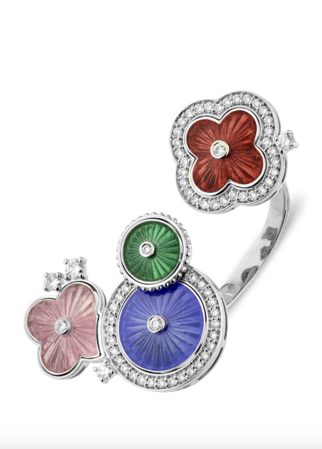 RS 1912 Русские Самоцветы, 612 900 руб. Кольцо «RS 1912 Русских Самоцветов» из белого золота и бриллиантов — оммаж флоральным этюдам Карла Фаберже