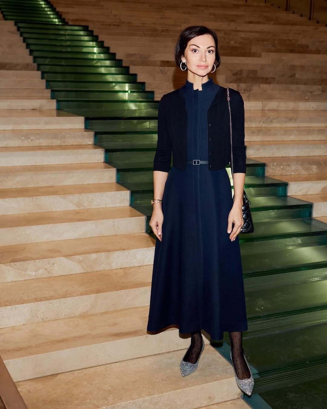 Шорена в сверкающих балетках-лодочках Age of Innocence на открытии выставки «Красота и стиль. История модной фотографии из собрания фонда Still Art» в