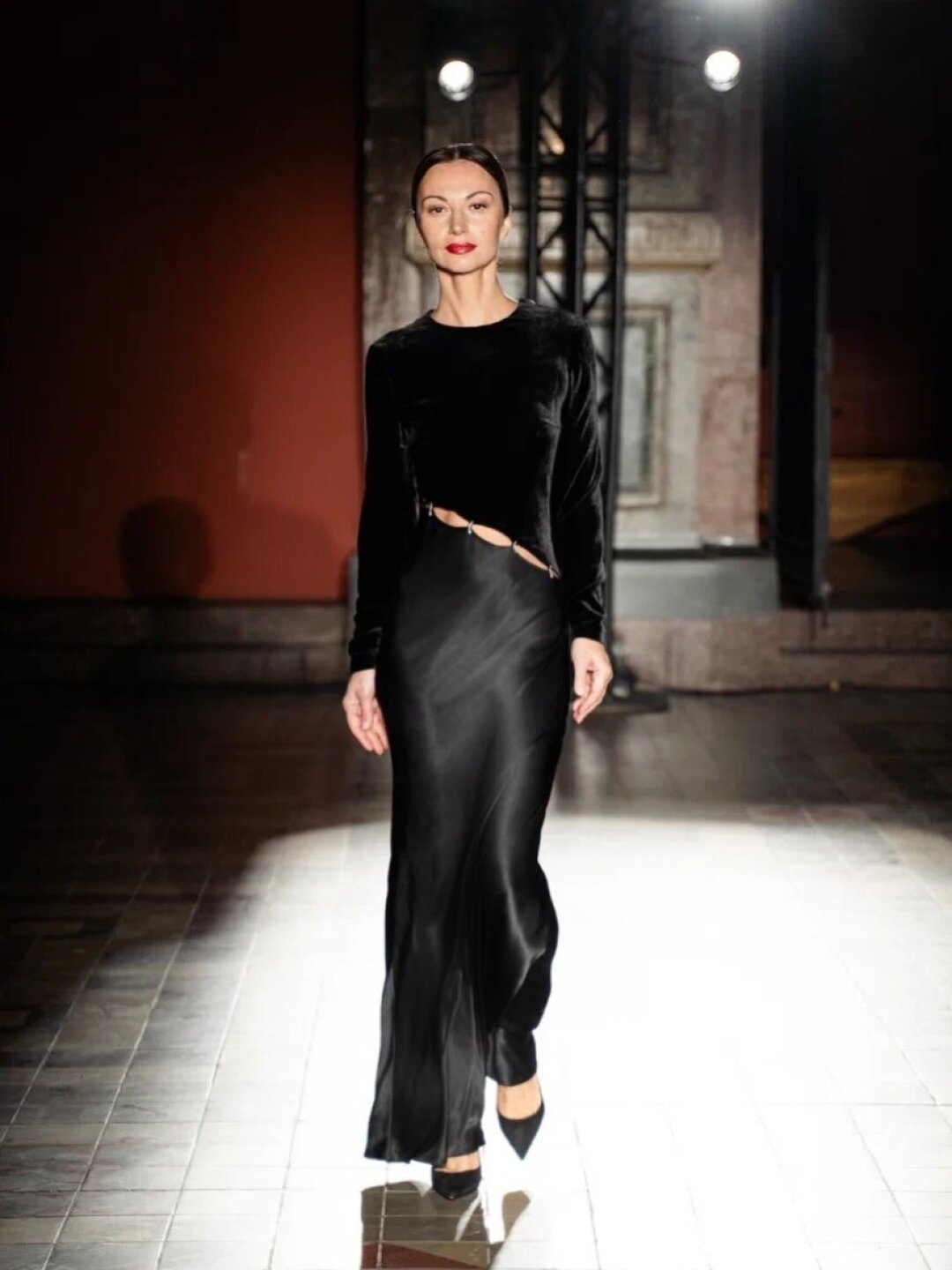 Шорена на подиуме шоу JM Studio в Академии Штиглица