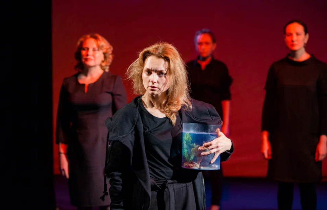 Спектакль «Я — кулак. Я Анна»