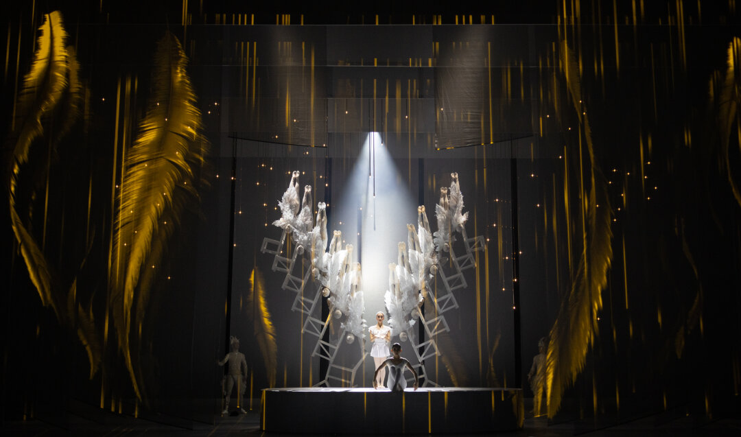 Гуанчжоуская акробатическая труппа