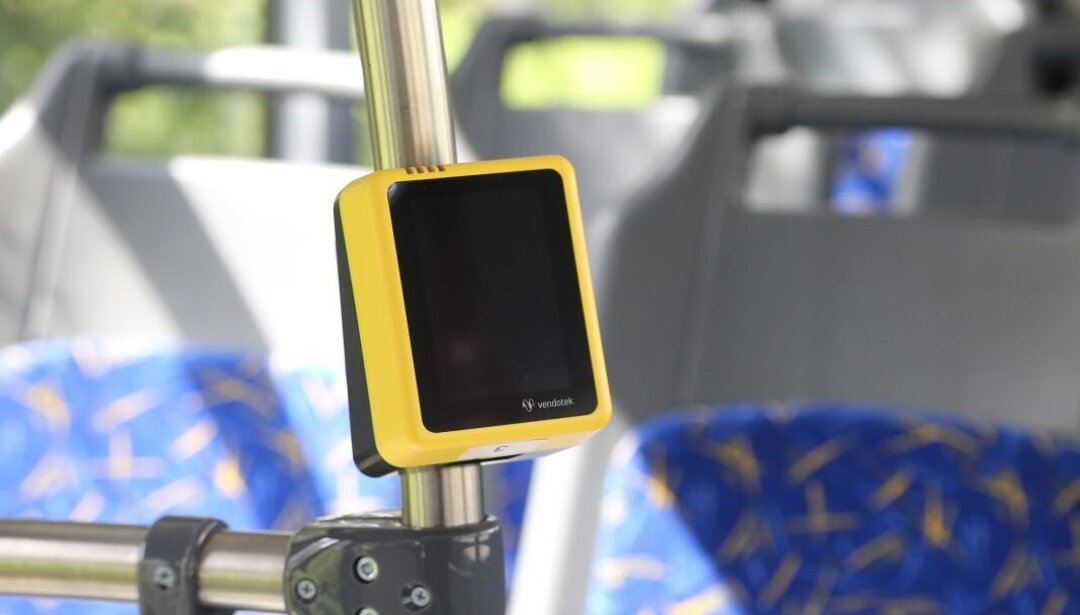 Стоимость проезда в автобусах и трамваях вырастет на 3 рубля