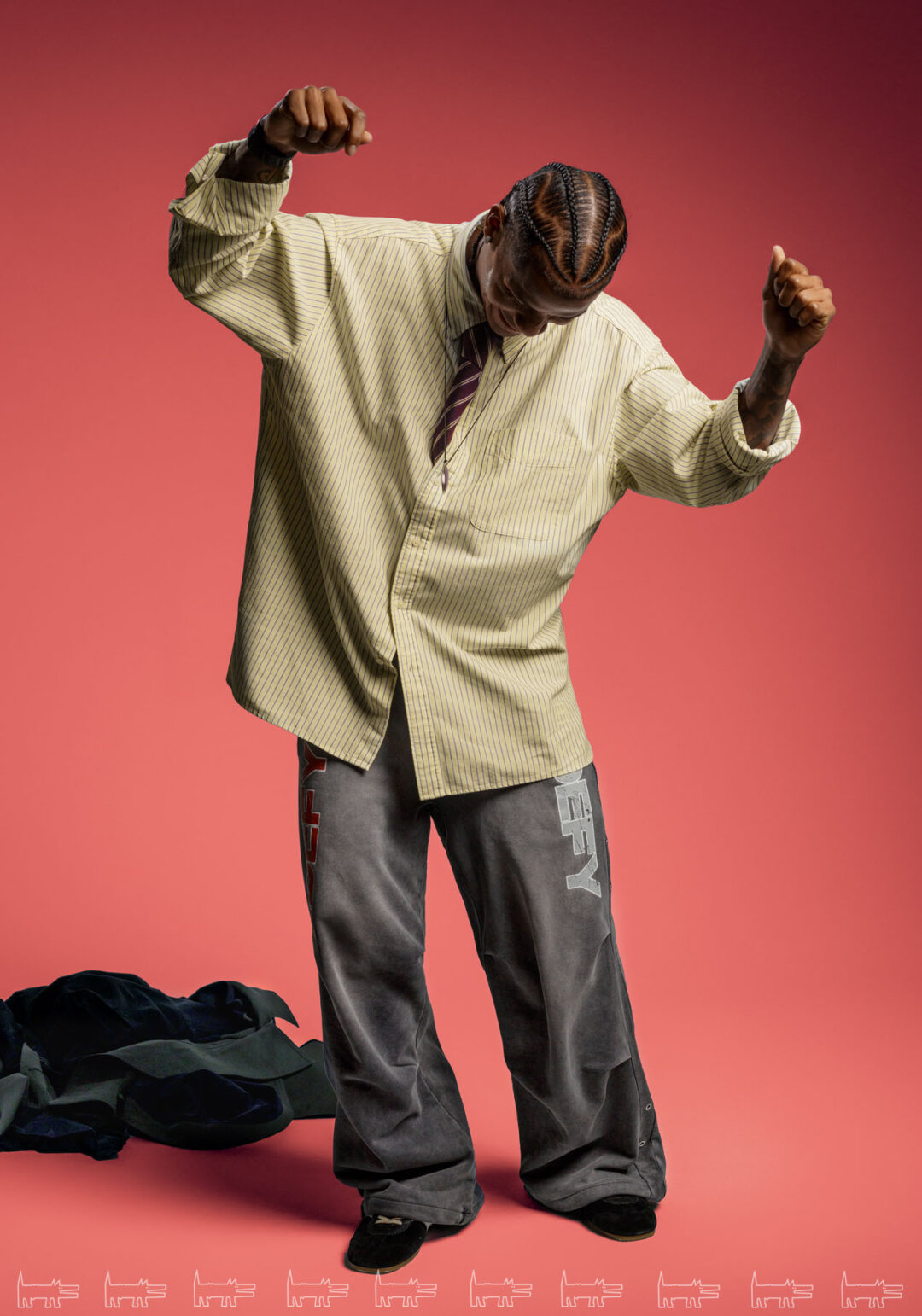 Вильмар Барриос На Вильмаре: плащ ISABEL BENENATO, кеды DRIES VAN NOTEN