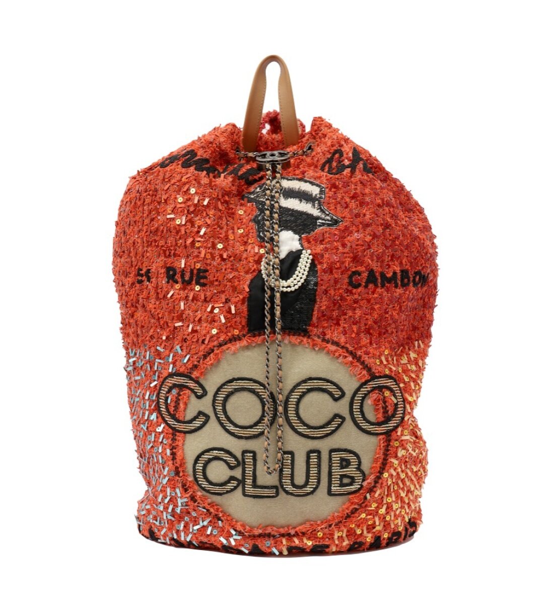 Chanel, The Cultt, 350 000 руб. Чего тут только нет: и ультрамодный твид, и оранжевый оттенок (тренд заверен апельсиновыми крэш-саквояжами Miu MIu и