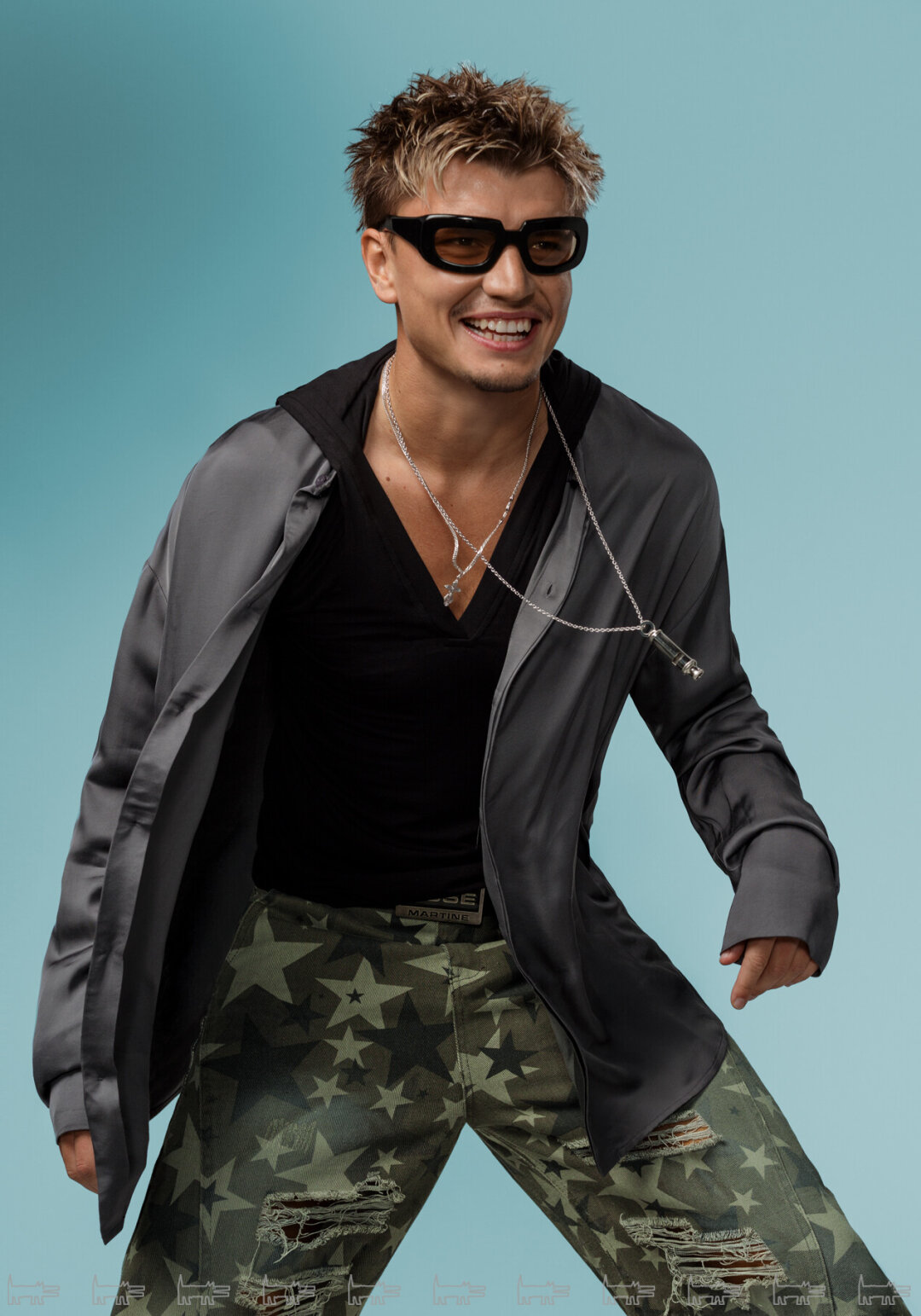 На Андрее: лонгслив MERÉ (ДЛТ)