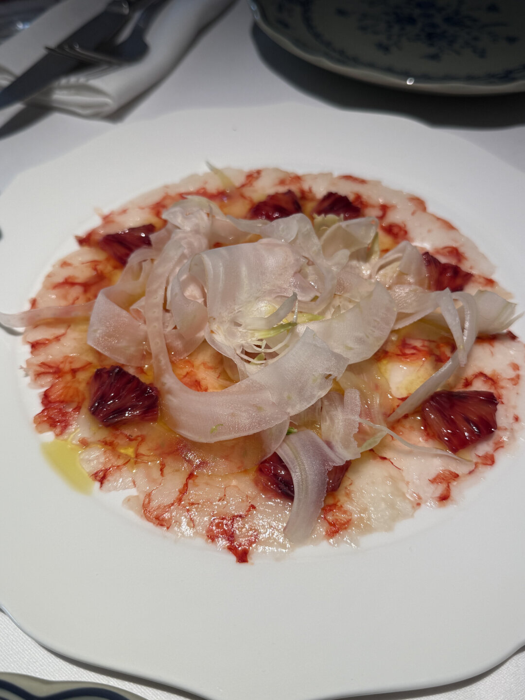 Карпаччо из розовой креветки с апельсином и фенхелем