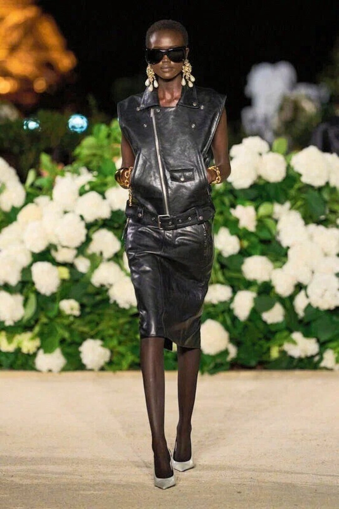 Стейтмент-дрессинг Saint Laurent