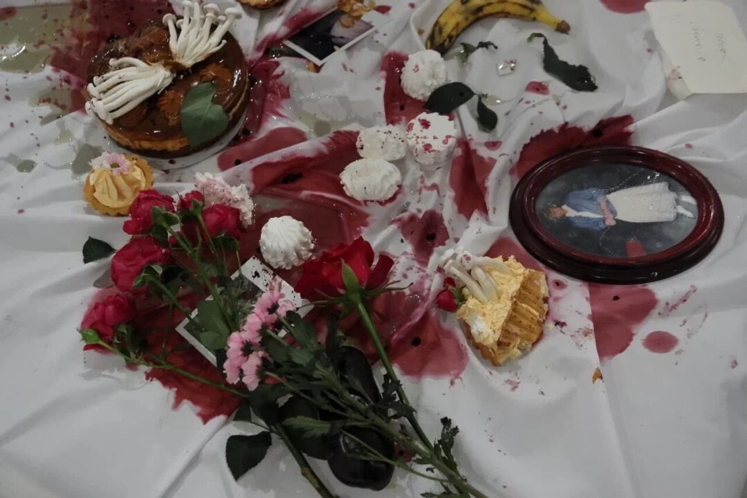 Инсталляция арт-группы «Никаких Оправданий»