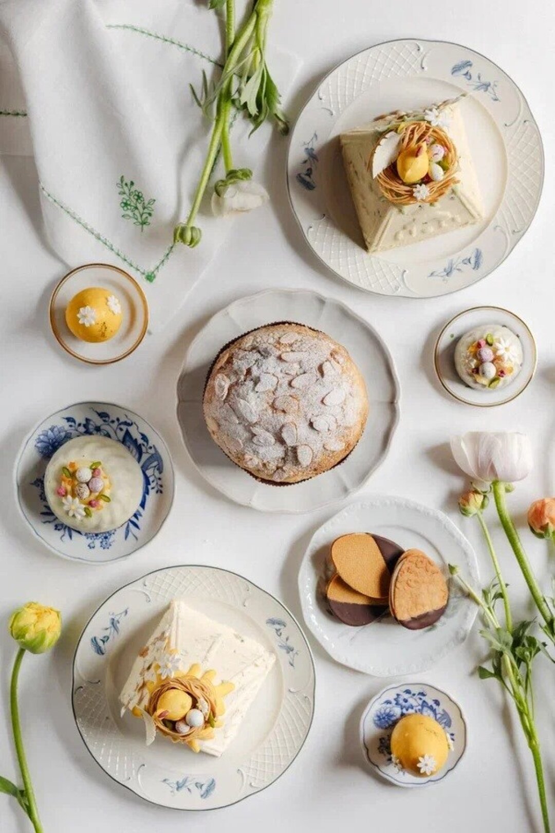 «Жером» Встречайте! Кулич а-ля панеттоне — сделанный вручную, из итальянской муки и новозеландского масла, с домашними цукатами и изюмом, который