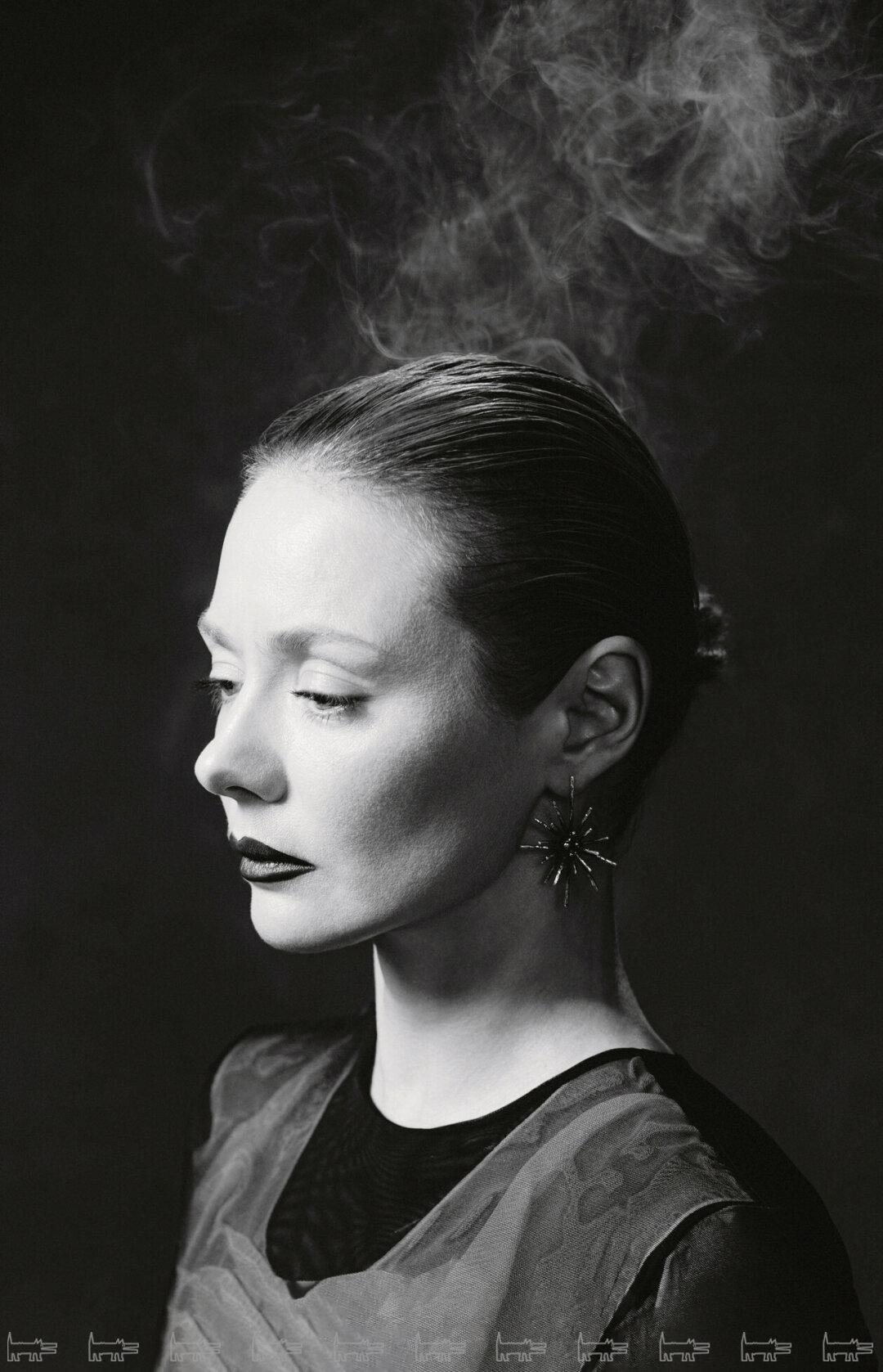 Лонгслив и юбка NEEGOOSH, серьги EKATERINA TOLSTAYA (47 Store)