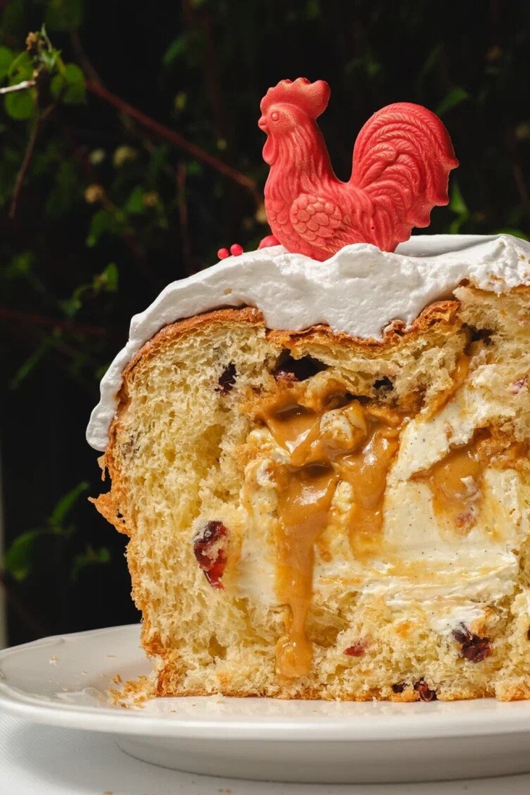 Faces Team Три вида авторских куличей, которые будут представлены в ресторанах Faces, Taste, Faces Bistrot и Glinz Bistrot. Дрожжевой творожный кулич