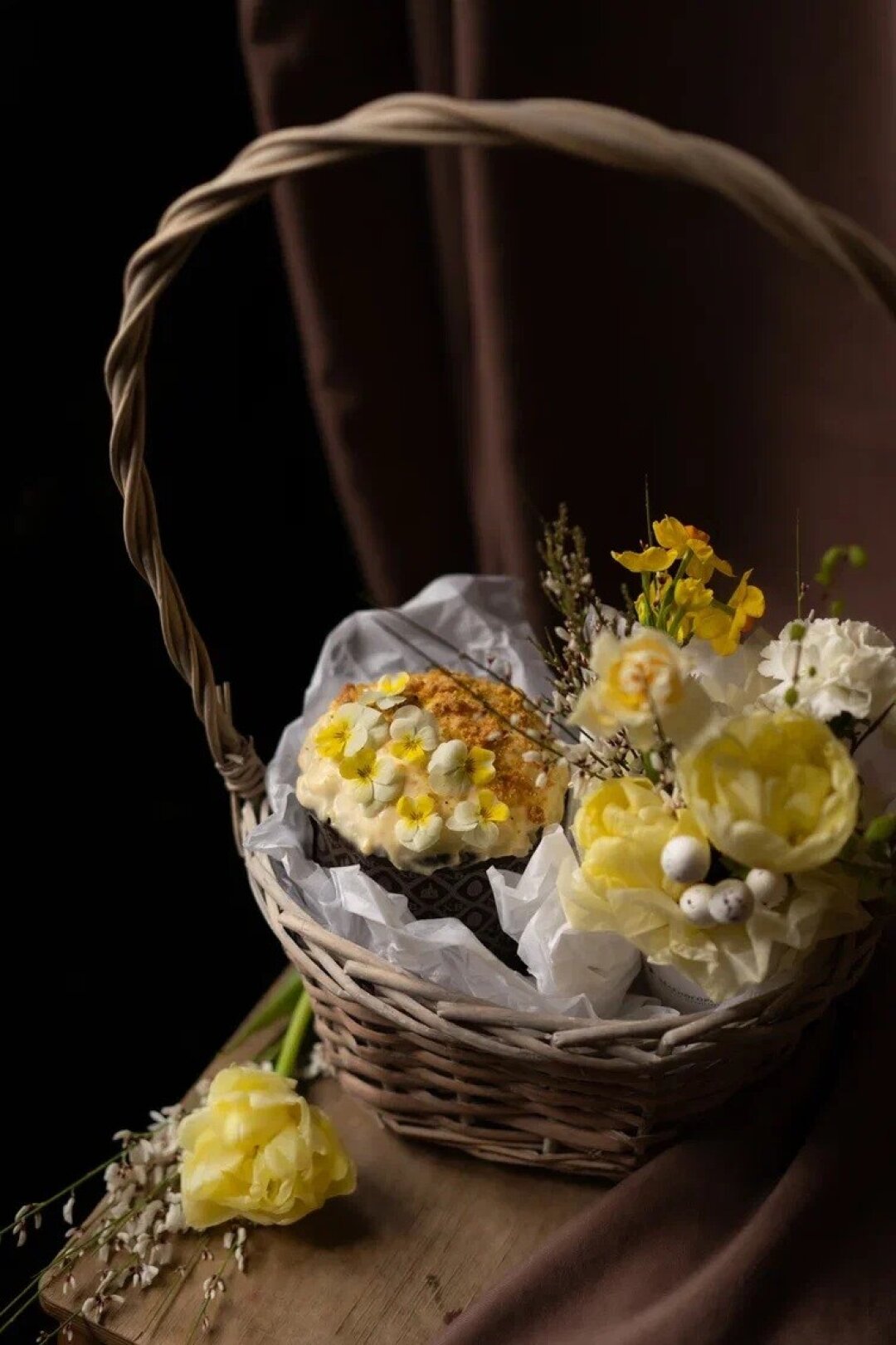 «Мечтатели» Гастрономическое кафе выступило в коллаборации с цветочной лавкой «Зеленогорск». Команды объединились и придумали очень красивые