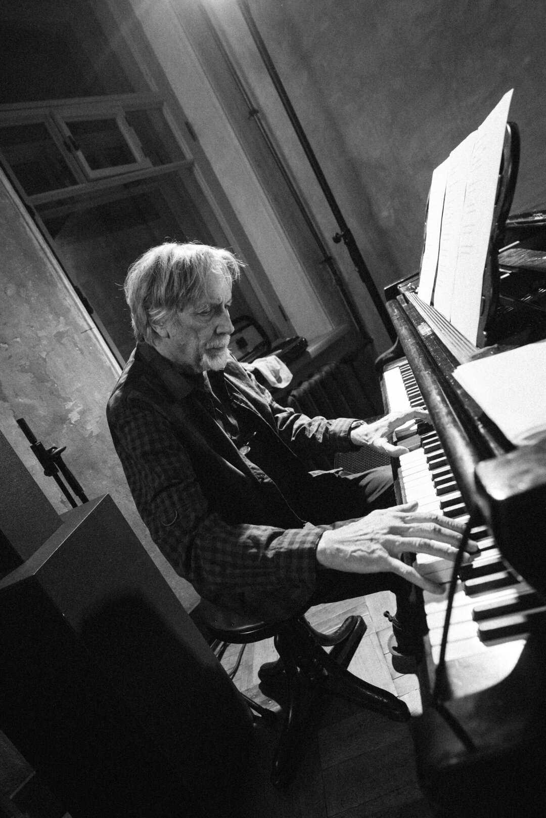 Владимир Мартынов