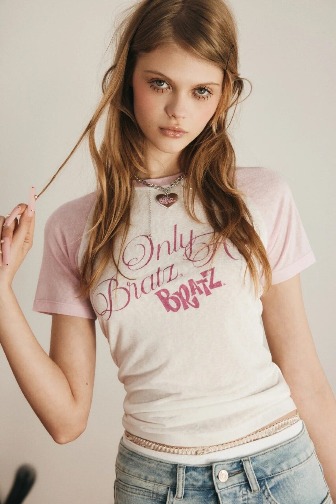 Футболка Befree x Bratz, 1 599 руб.