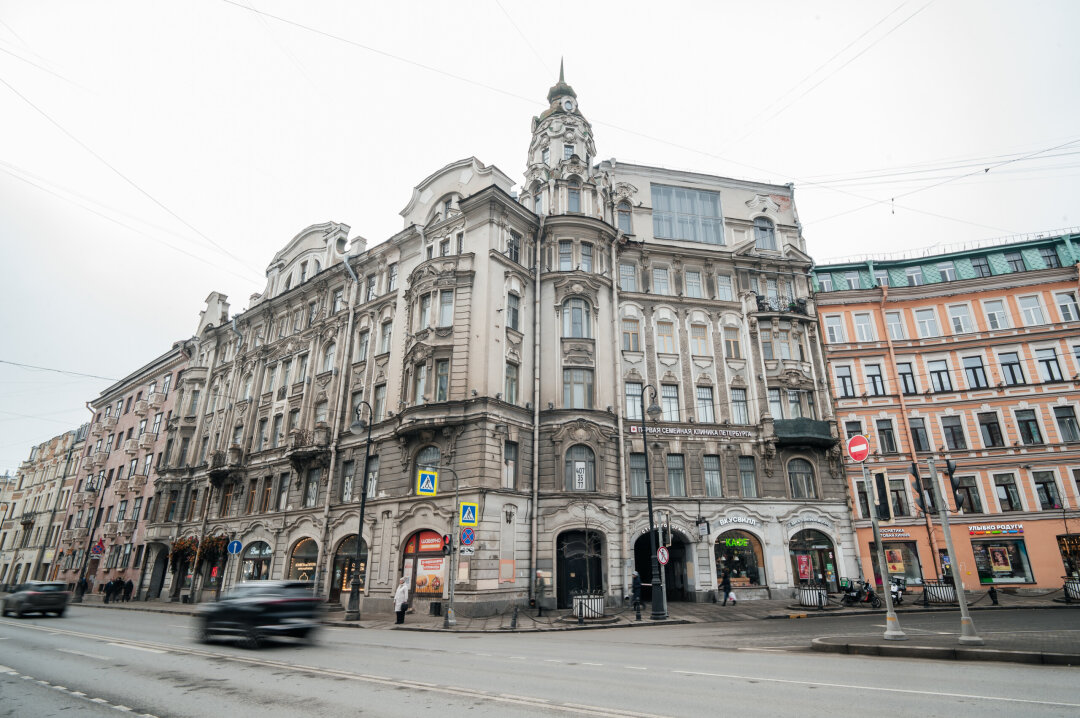 Бывший доходный дом барона Эрнеста Карловича фон Липгарта на Каменноостровском проспекте, 16