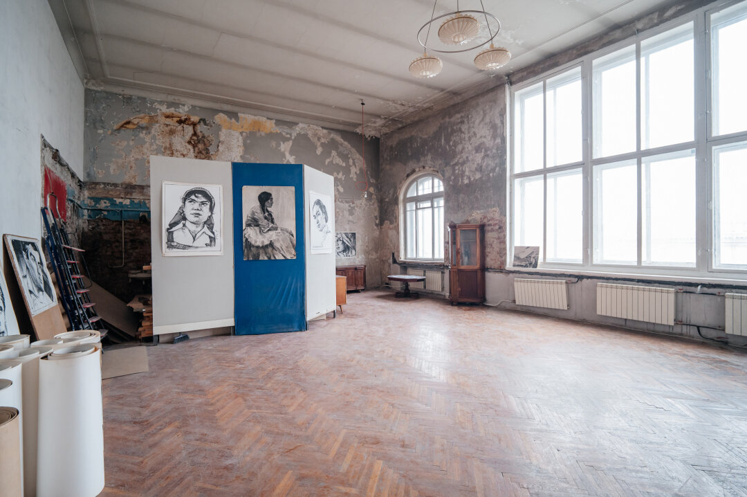 Иногда здесь проходят камерные выставки и другие события