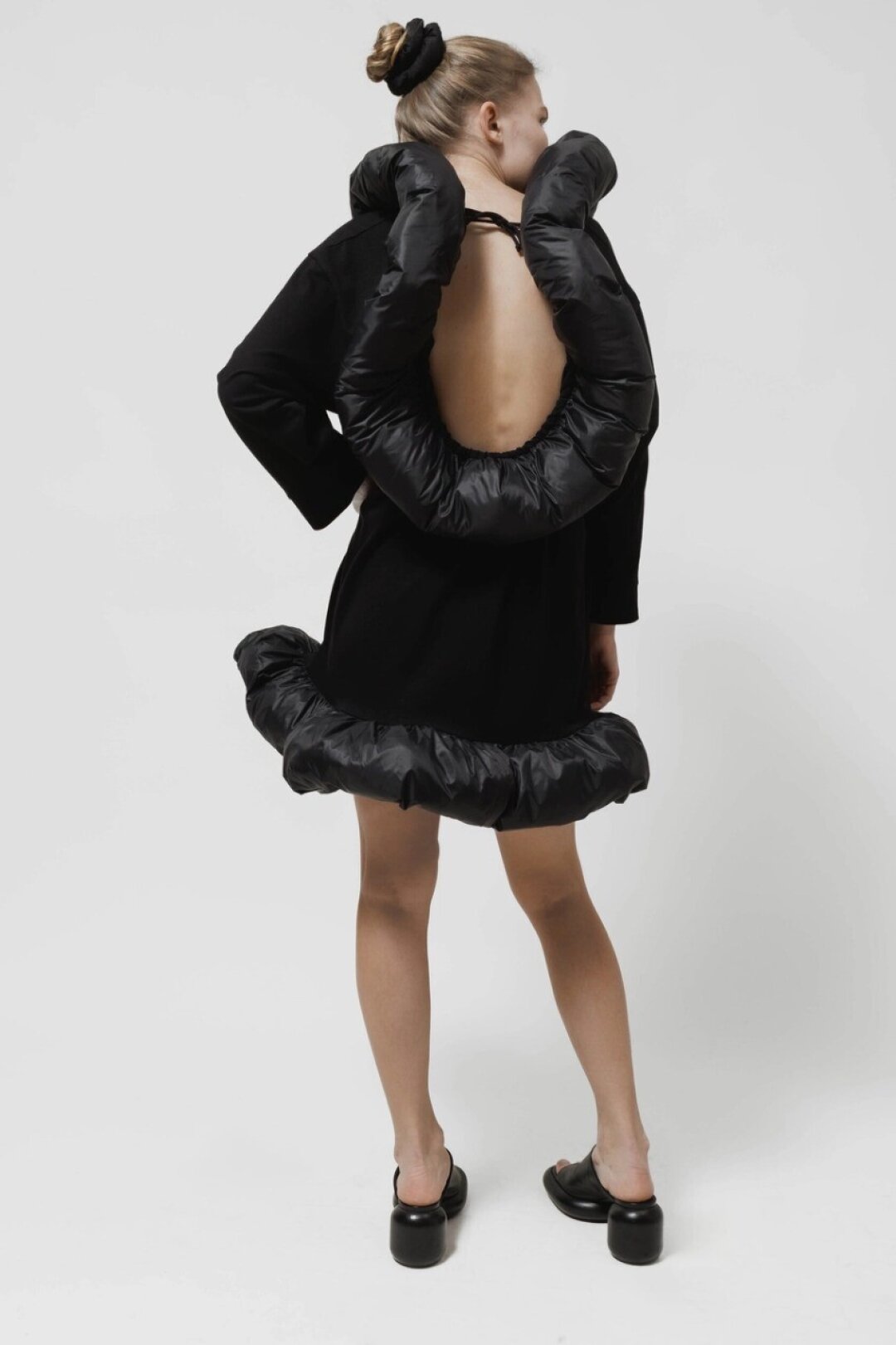 Архитектурное платье «Мемории и Вискеры», Subbota, 43 500 руб.