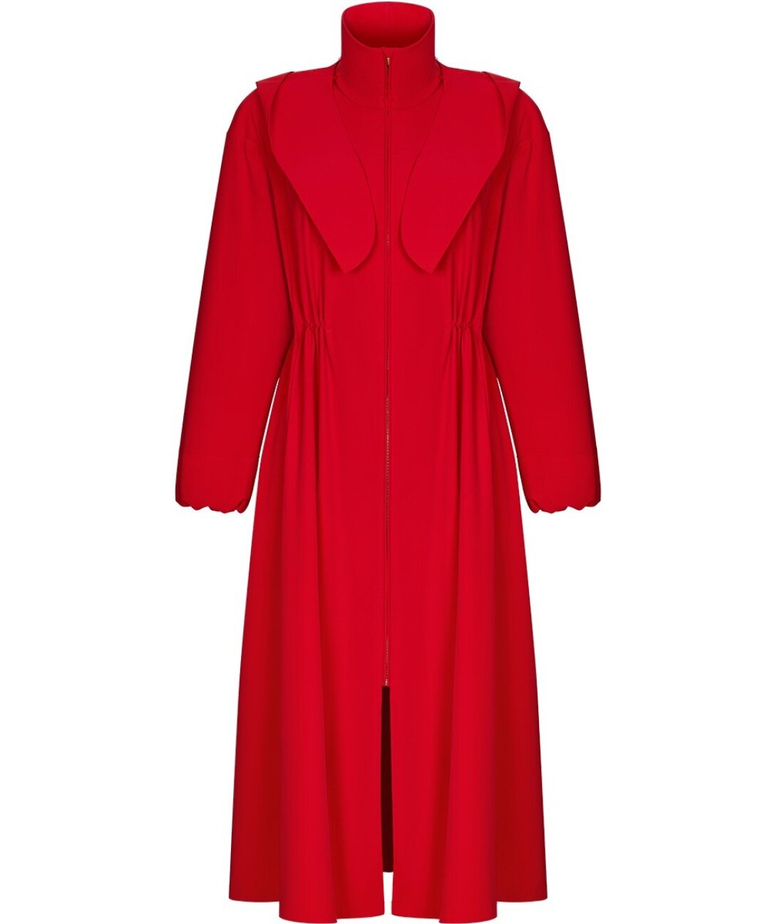 Ulyana Sergeenko, 400 000 руб. Задуваем 15 свечей на юбилейном торте Ulyana Sergeenko и в честь праздника облачаемся в триумфально-алый плащ с