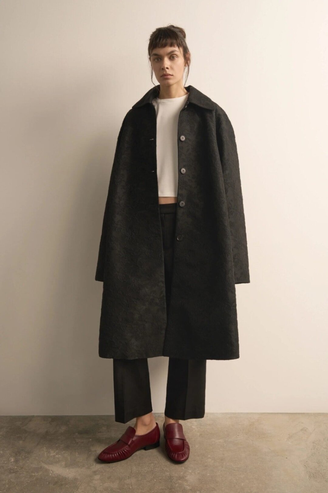 Belartes, Subbota, 39 900 руб. Что будет если поженить макинтош и придворный камзол? Вопрос риторический — ведь на него уже ответила команда юного