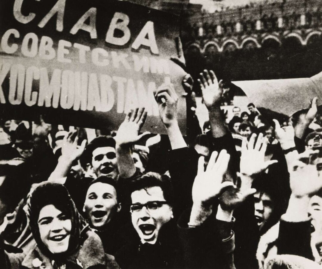 Наум Гра­нов­ский. Ми­тинг в честь по­ле­та кос­ми­че­ско­го ко­раб­ля «Вос­ход-1». 1961