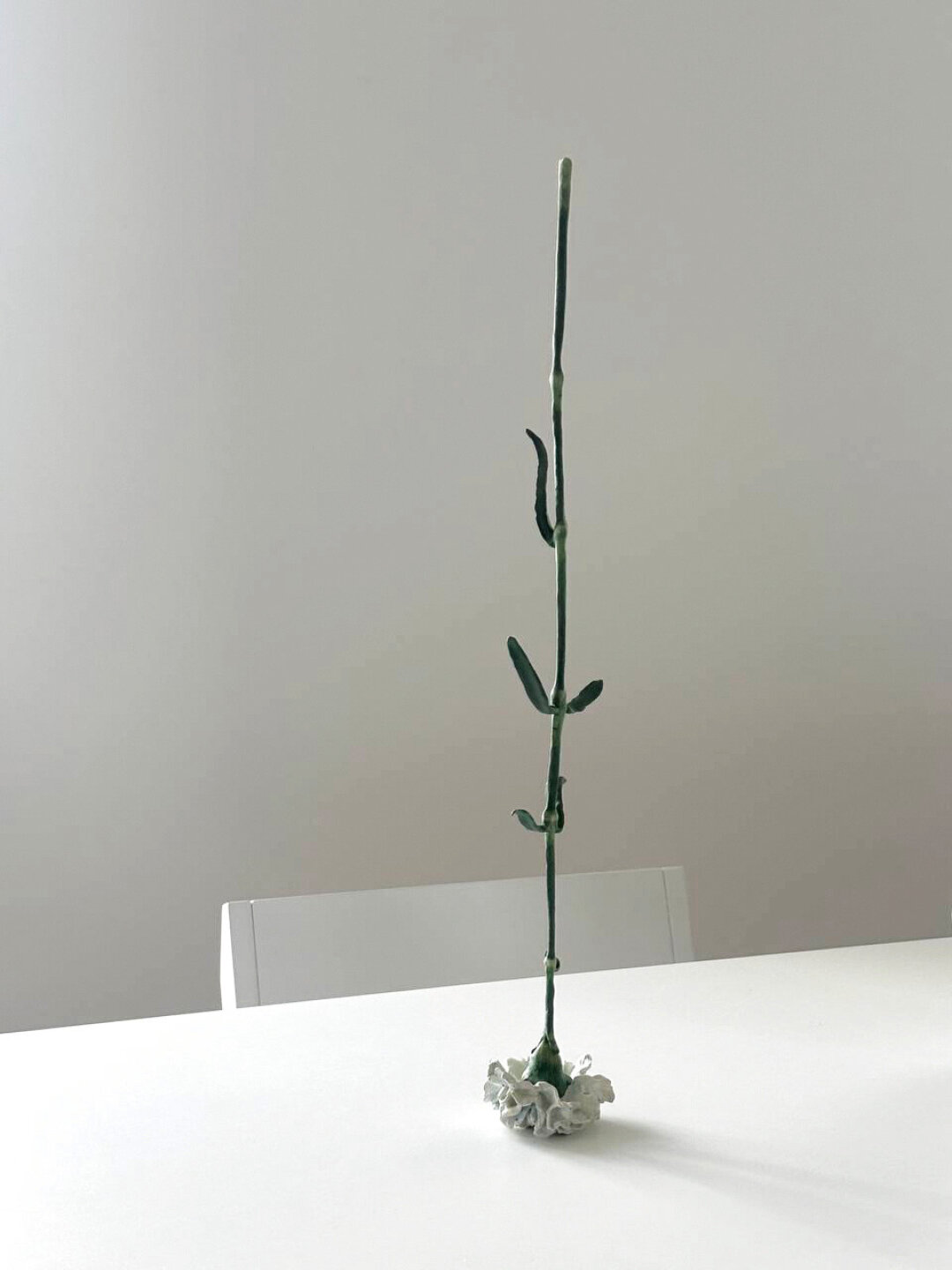 Любимый цветок мамы Евгении простоит вечно — этот арт-объект из бронзы сделал художник Игорь Самолет