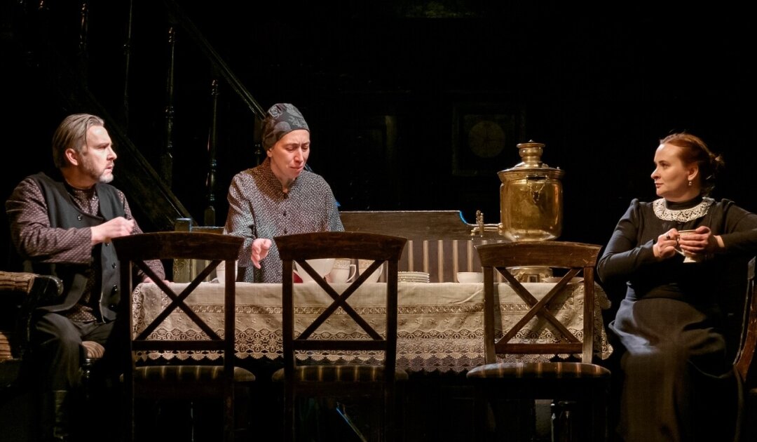 Спектакль «Мещане»