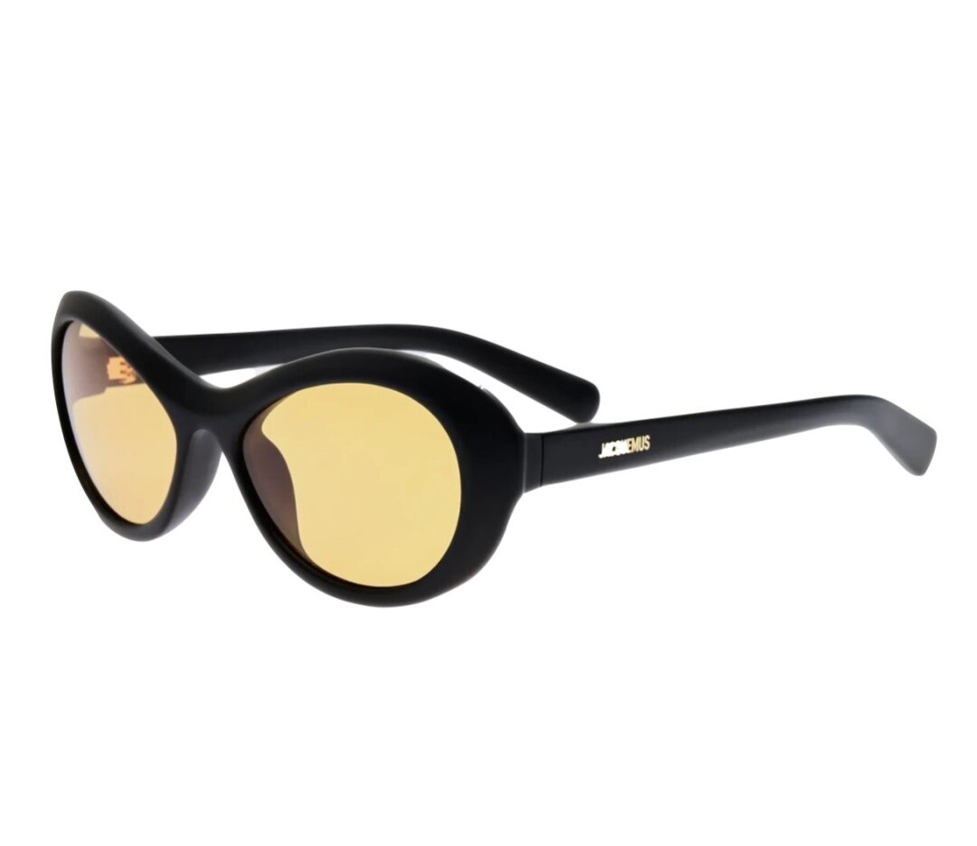 Jacquemus, StudioSlow, 38 990 руб. Идею спонтанного роуд-трипа хором поддержали Valentino, Nina Ricci и Fendi — предложили не убирать далеко оправы с