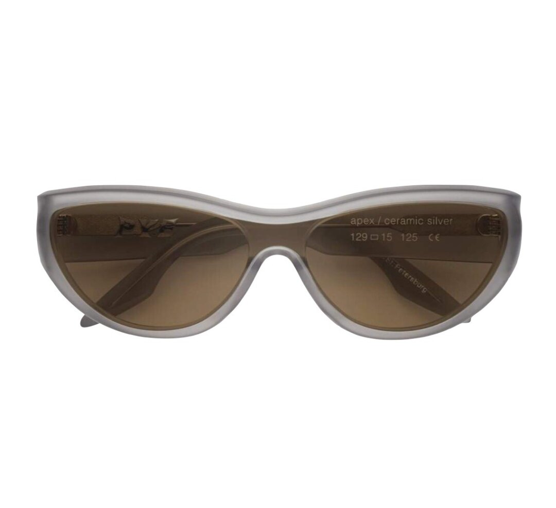 P.Y.E, 17 500 руб. «Кошачий глаз» «кошачьему глазу» рознь: так, виртуозы очков P.Y.E взяли каноничную феминную оправу и снабдили ее техно-вайбом