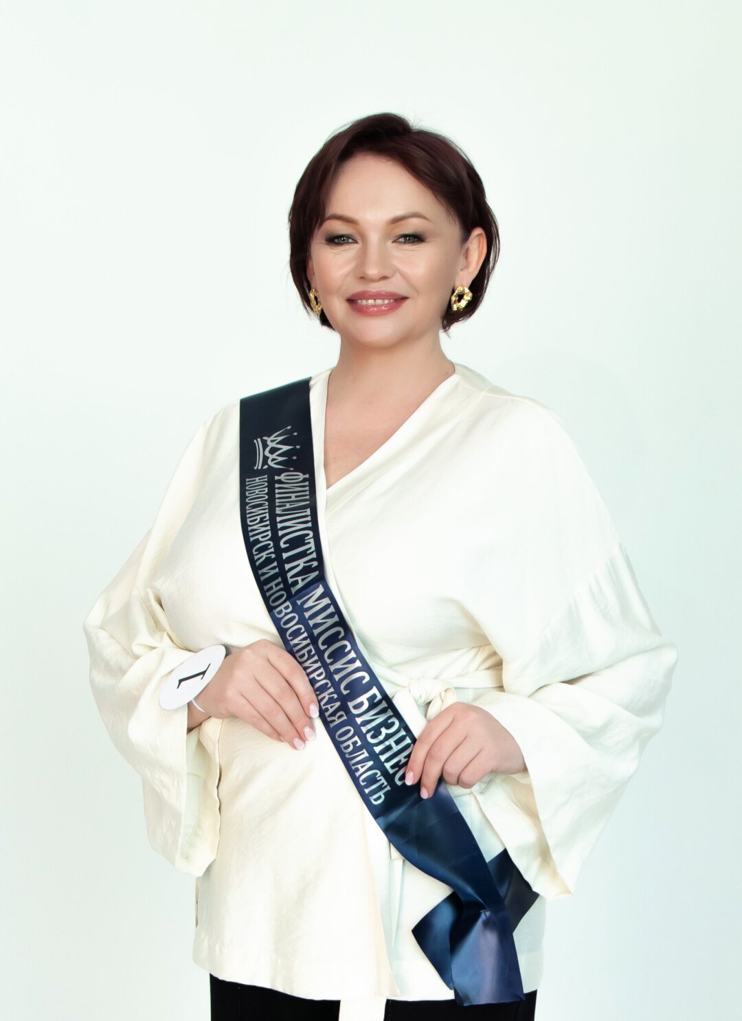 Светлана Максимова Создатель «Фабрики звёздных проектов». 17 лет в образовании и бизнесе. Помогаю экспертам превращать идеи в стабильный доход на