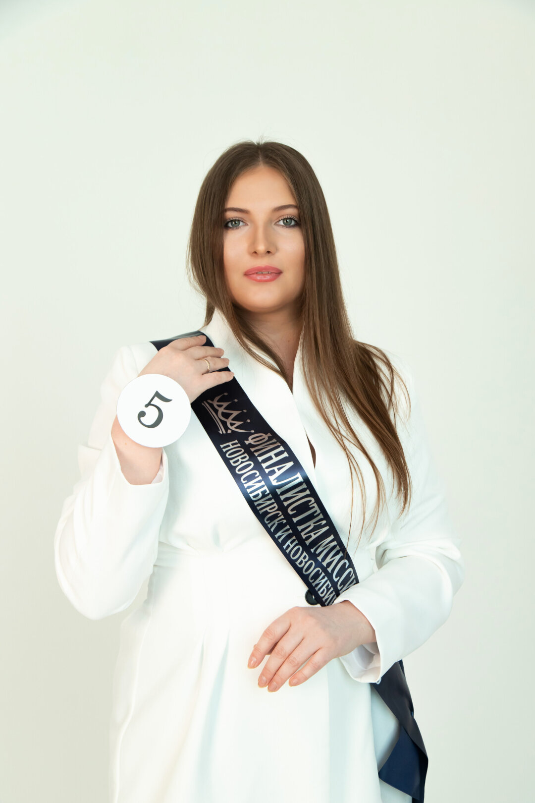 Кристина Батырь Основатель студии репетиторства и творчества «Следуй за мечтой». Уже более 11 лет помогаю детям восполнять пробелы в знаниях